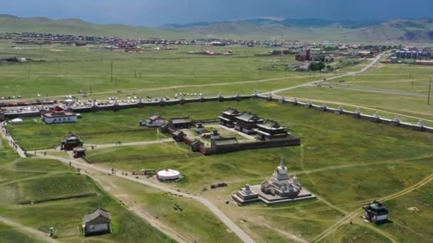 Хархоринский монастырь Эрдэнэ Зуу в Монголии — стоковое видео