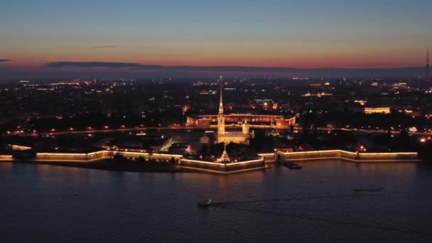 Вид с воздуха на Петропавловскую крепость в России — стоковое видео