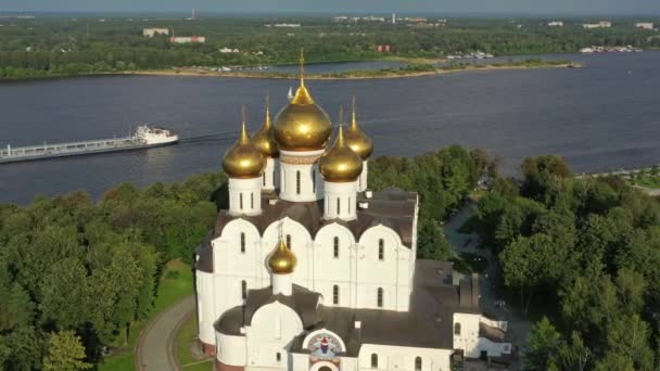 Veronderstelling Kathedraal in Jaroslavl Rusland — Stockvideo