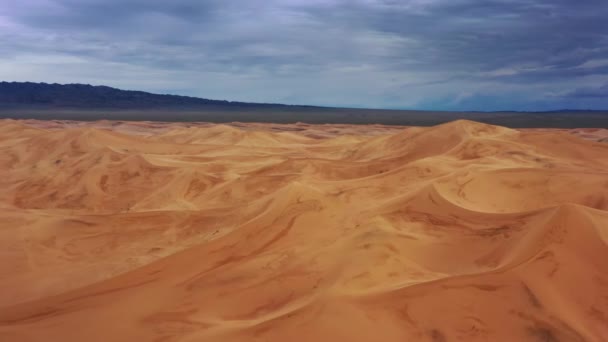 戈壁沙漠沙丘的空中景观 — 图库视频影像