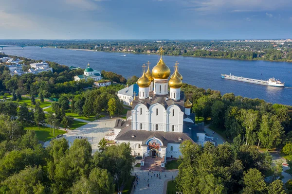 Assumption Cathedral in Yaroslavl — Stock Photo, Image