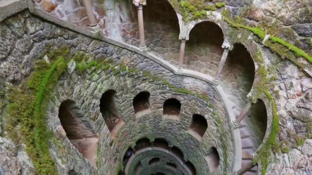 Beavatási jól Quinta da Regaleira Sintra — Stock videók