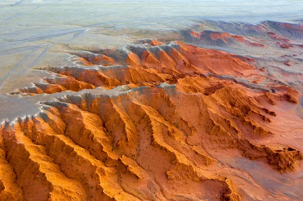 Scogliere di Bayanzag al tramonto in Mongolia — Foto Stock