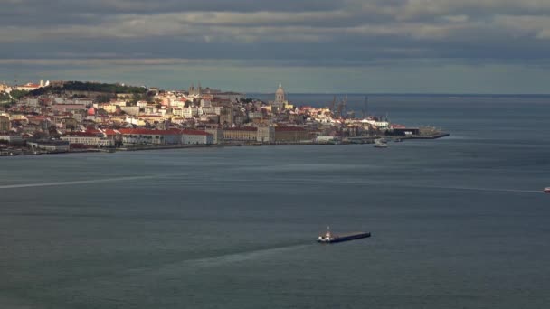 Lisboa centro da cidade velha ao pôr do sol — Vídeo de Stock