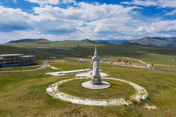 Estatua de la Madre y Genghis Khan — Foto de Stock
