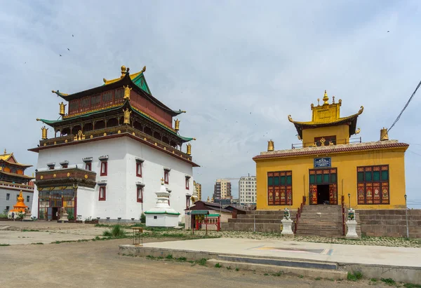 Гандантегчинлен Буддийский Монастырь Улан Баторе Монголия — стоковое фото