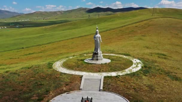 Statue of mongolian Mother — Stockvideo