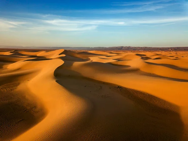 サハラ砂漠の砂丘と空中風景 — ストック写真