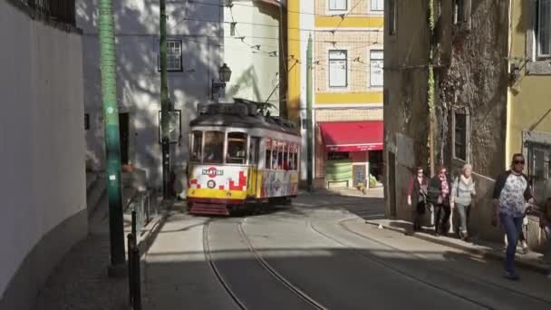 Lisbon Portugalia Circa Feb 2019 Lizboński Tramwaj Numer Uważany Jedną — Wideo stockowe