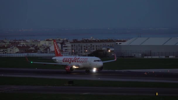 Lisbon Portugal Circa Feb 2019 Airplane Airbus A320 Easyjet Airline — стоковое видео