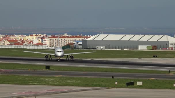 Lisbon Portugal Circa Feb 2019 Air Plane Airbus A320 Klb — 图库视频影像