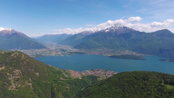 Flygfoto Panorama Landskap Como Sjö Mellan Bergen Italien — Stockvideo