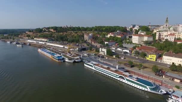 Panorama Aereo Belgrado Paesaggio Urbano Dal Fiume Sava Serbia Sera — Video Stock