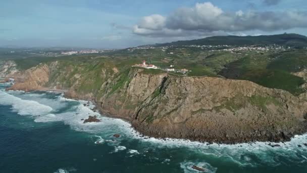 位于葡萄牙罗卡角 Cabo Roca 的灯塔的空中景观 欧洲大陆最西端的地方 — 图库视频影像