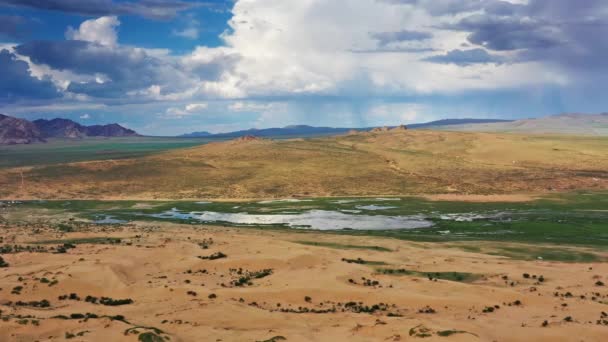 蒙古Elsen Tasarhai Bayan Gobi 沙丘四周的空中景观 — 图库视频影像