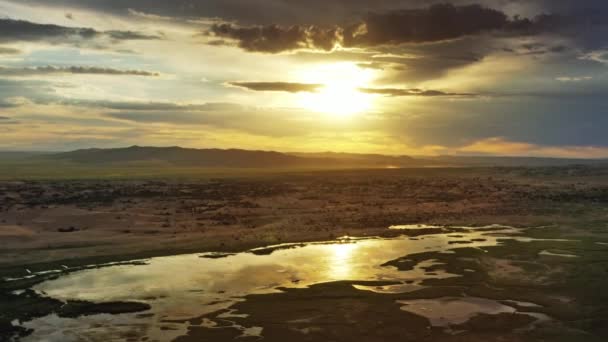 Aerial View Sand Dunes Elsen Tasarhai Bayan Gobi Lake Sunset — Stock Video