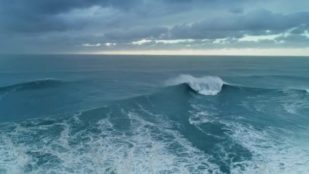 Vista Aérea Grandes Ondas Oceano Atlântico Tempestade — Vídeo de Stock