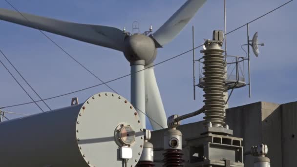 旋转风力涡轮机和电气设备 风力发电 — 图库视频影像