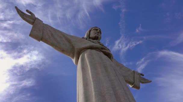 Christ King Statue Cristo Rei Проти Блакитного Неба Хмарами Лісабон — стокове відео