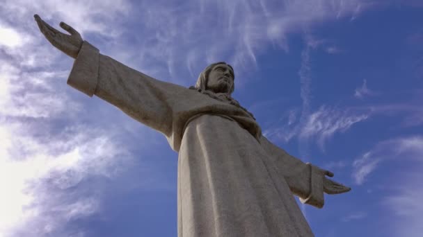 Statue Christ Roi Cristo Rei Contre Ciel Bleu Nuageux Lisbonne — Video