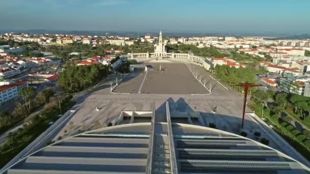 공중에서 대성당 지극히 삼위일체의 소성당 포르투갈의 가톨릭 파티마에 — 비디오