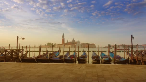 Traditional Gondolas Canal Grande San Giorgio Maggiore Church Background Morning — Stock Video