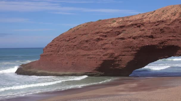 Přírodní Oblouk Pláži Legzira Pobřeží Atlantiku Maroku Africe — Stock video