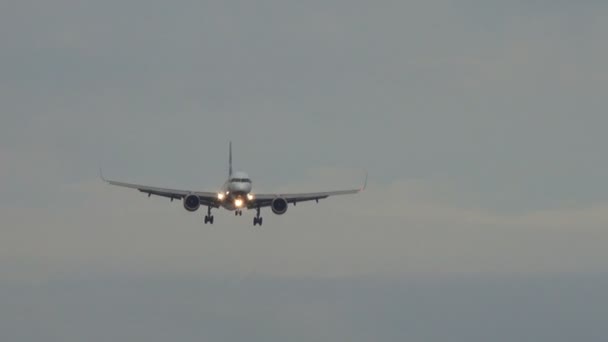 Avión Pasajeros Antes Aterrizar Por Mañana — Vídeo de stock