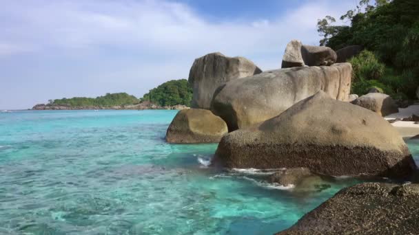 Paysage Avec Des Rochers Sur Les Îles Similan Thaïlande — Video