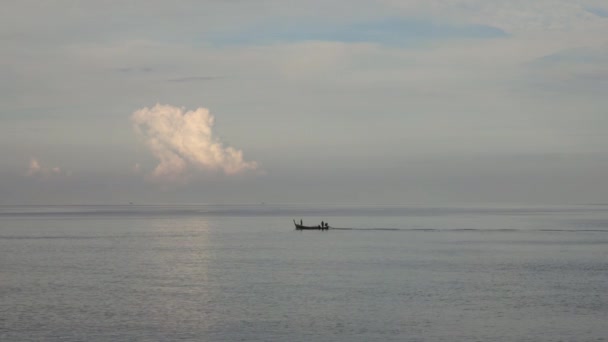 Bateaux Longue Queue Dans Mer Matin Thaïlande — Video