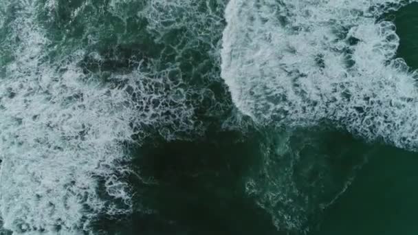 Vista Aérea Las Olas Del Océano Costa Portugal — Vídeos de Stock