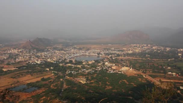 Blick Vom Berg Auf Den Heiligen See Der Stadt Pushkar — Stockvideo