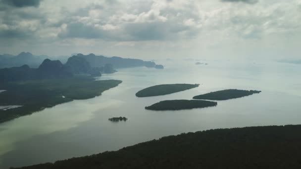 Αεροφωτογραφία Του Κόλπου Phang Nga Μαγγρόβια Δάσος Και Λόφους Στη — Αρχείο Βίντεο