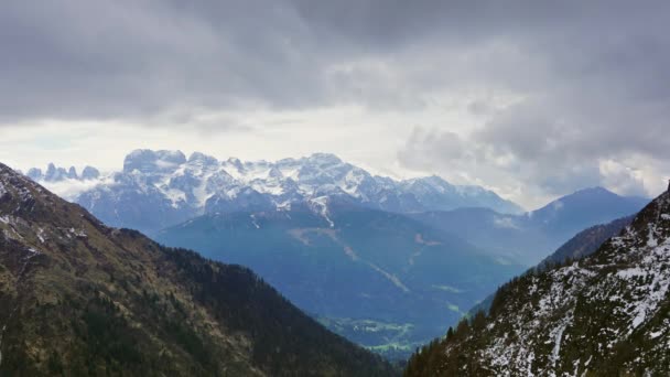 Sněhem Pokryté Hory Mracích Krajina Alpách Adamello Brenta Itálie Timelapse — Stock video
