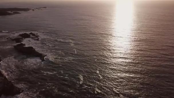 Sorvolando Rocce Mare Tramonto — Video Stock