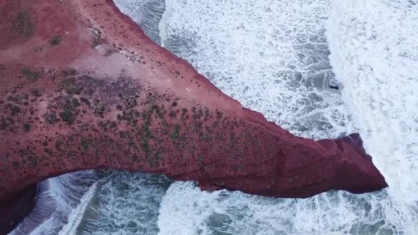 Vista Aérea Praia Legzira Com Rochas Arqueadas Costa Atlântica Pôr — Vídeo de Stock