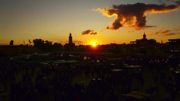 Famosa Plaza Jemaa Fna Llena Gente Atardecer Marrakech Marruecos Timelapse — Vídeos de Stock