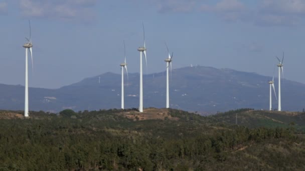 Windmühlen Oder Windräder Auf Einem Windpark Rotation Zur Stromerzeugung — Stockvideo