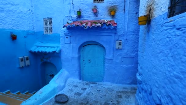 Мбаппе Традиционной Старой Синей Улицы Цветными Горшками Внутри Медины Фашауэн — стоковое видео