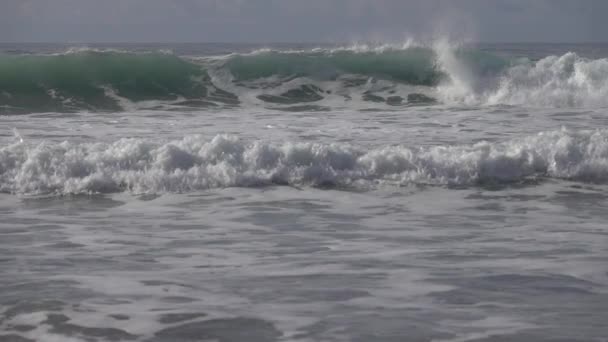 Μεγάλο Θυελλώδες Κύμα Ωκεανού Αργή Κίνηση — Αρχείο Βίντεο