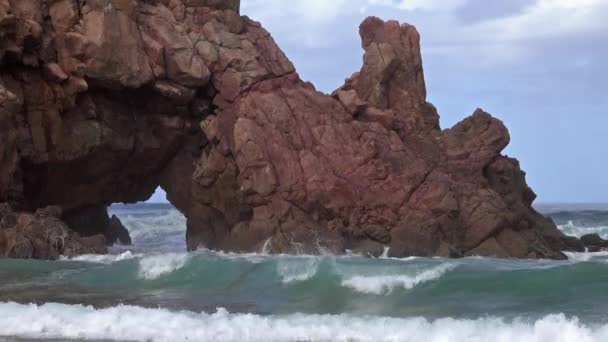 Sidi Mohammed Ben Abdellah海滩上有拱形岩石的景观 摩洛哥 大西洋海岸 — 图库视频影像