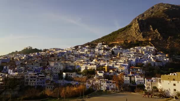 モロッコの日没時に有名なメディナブルーシティChefchaouen タイムラプス4K — ストック動画