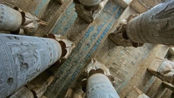 Oude Egyptische tempel in Dendera — Stockvideo