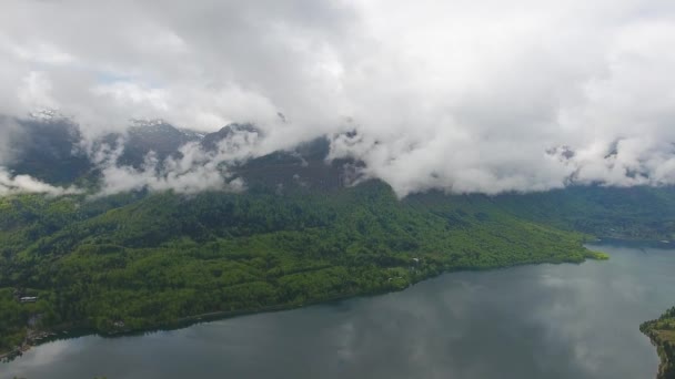 Widok z lotu ptaka na Bohinjsko jezero w Słowenii — Wideo stockowe