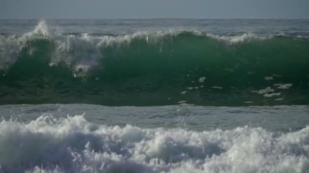 Grande Onda Oceânica Tempestuosa Câmera Lenta — Vídeo de Stock