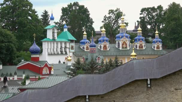 Mosteiro Pskov Cavernas Mosteiro Dormição Pskovo Pechersky Verão — Vídeo de Stock