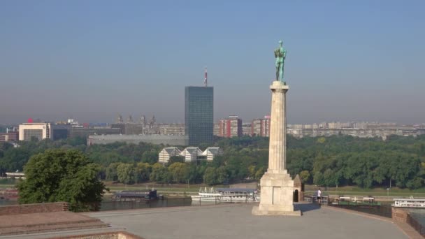 Φρούριο Kalemegdan Και Μνημείο Victor Στο Βελιγράδι Sava Και Δούναβη — Αρχείο Βίντεο