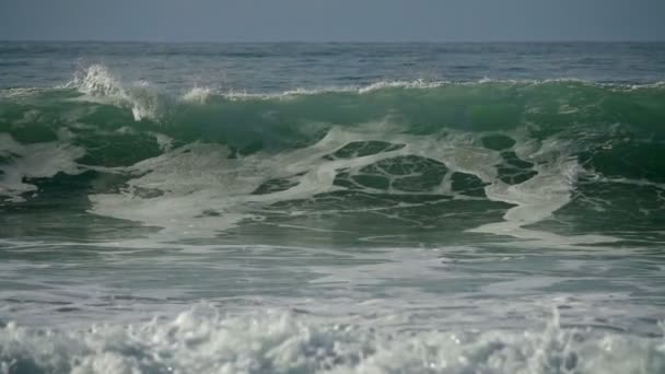 Grande Onda Oceânica Tempestuosa Câmera Lenta — Vídeo de Stock