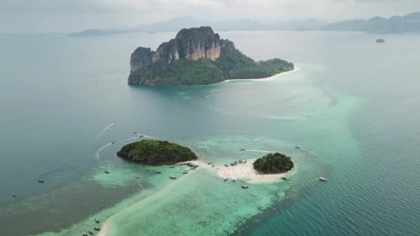 Pemandangan Udara Pulau Poda Tropis Krabi Thailand — Stok Video