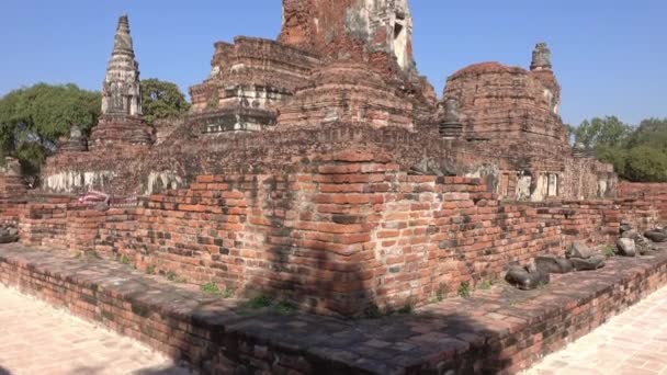 Oude Tempel Wat Ratchaburana Ayuthaya Historisch Park Thailand Hellingshoek — Stockvideo